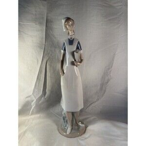 Retired Lladro "The Nurse" Porcelain Figurine #4603 - Glossy - 14"